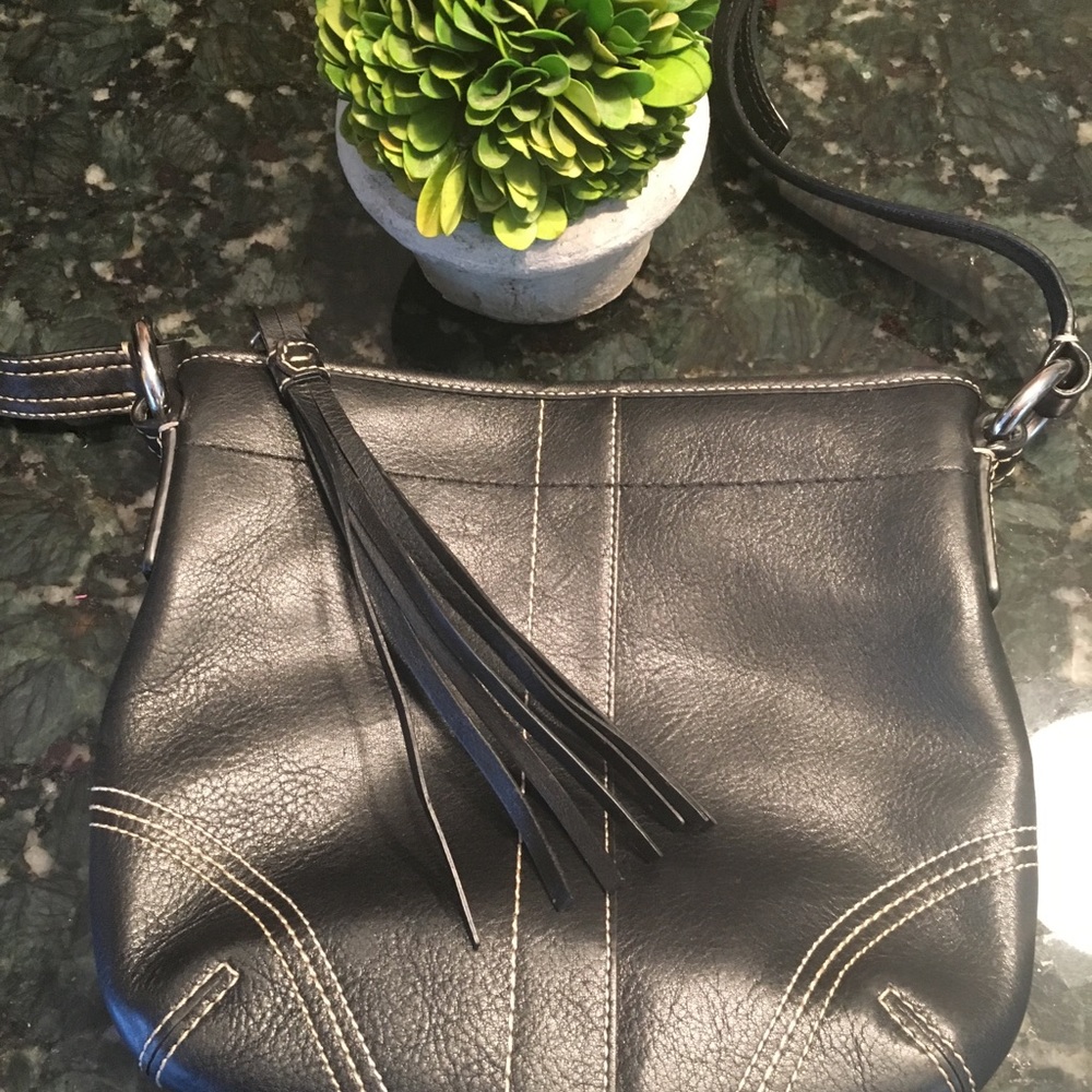 Coach Black Leather Crossbody Bag with Contrast Stitching - Picture 2 of 4